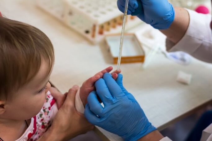 Diagnosis of helminthiasis in a child using a blood test