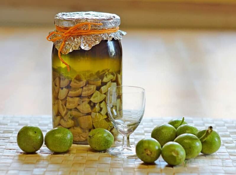 Decoction of young walnuts against parasites
